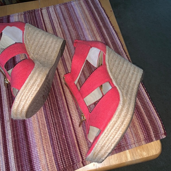 Classic authentic MICHAEL KORS Wedges. - Picture 2 of 7